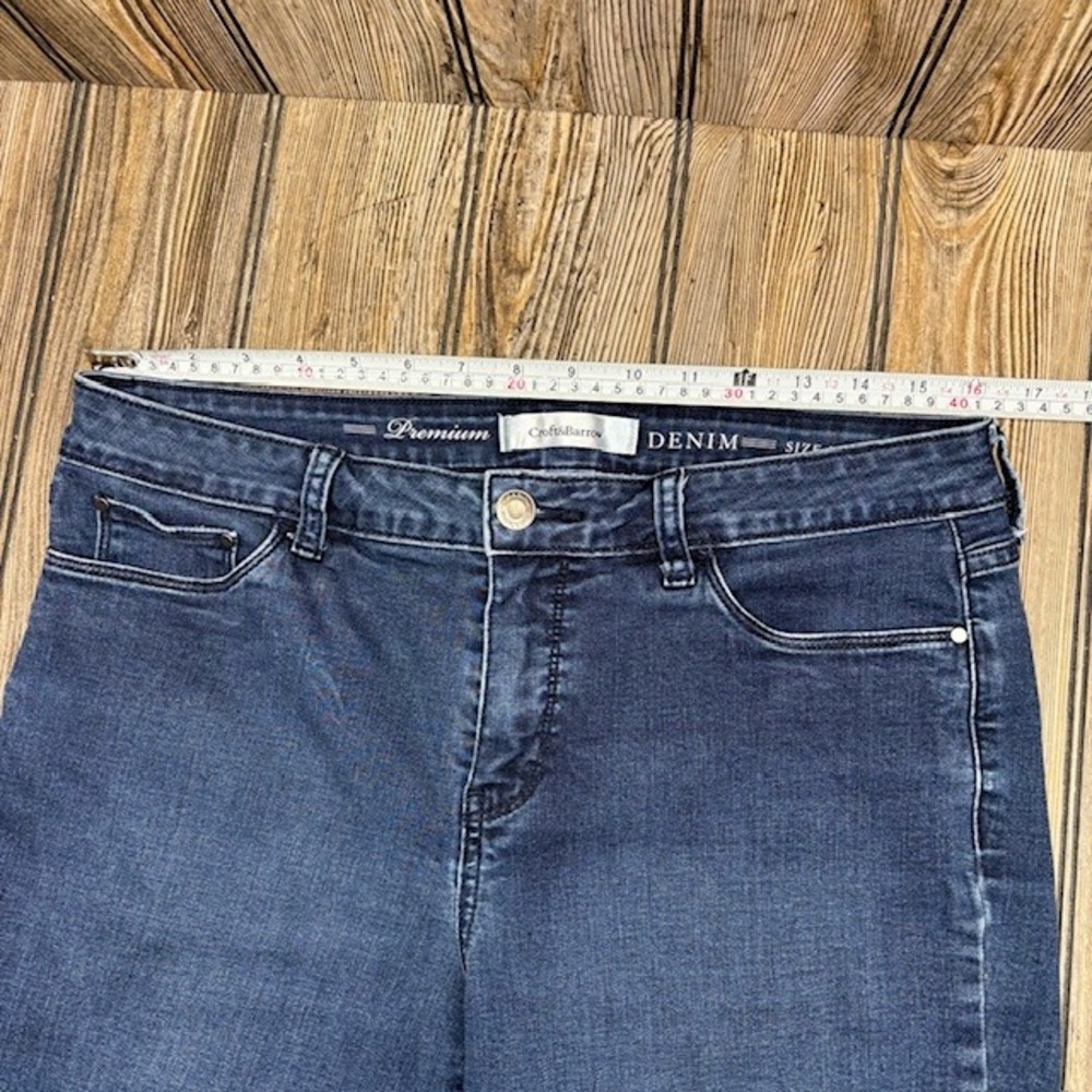 Croft & Barrow Premium Denim Bermuda Shorts Womens 12 Blue Stretch Dark Wash - Picture 4 of 8
